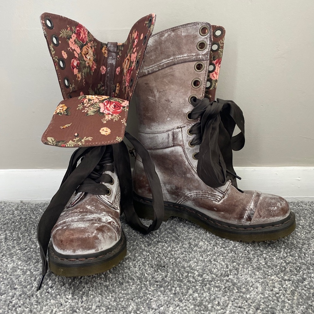 Dr Martens Triumph 1914 Distressed Floral Moto Combat Boots Size 9